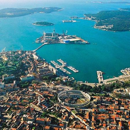 Appartamento Luka Pola Esterno foto