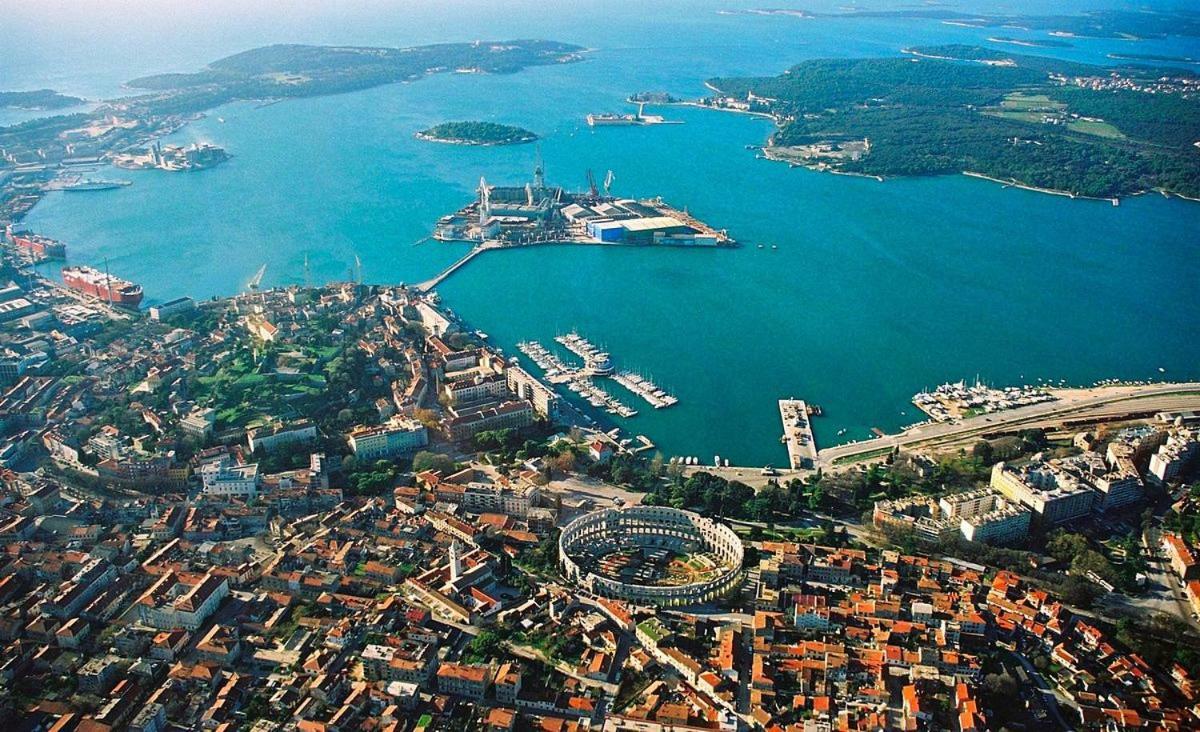 Appartamento Luka Pola Esterno foto
